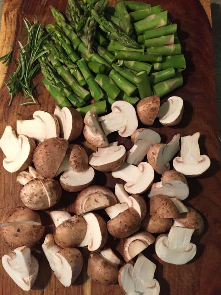 Garlicky Sautéed Mushrooms and Asparagus
