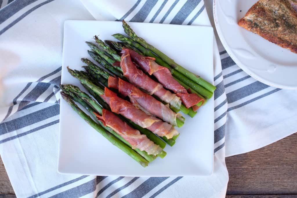 Prosciutto wrapped asparagus 2