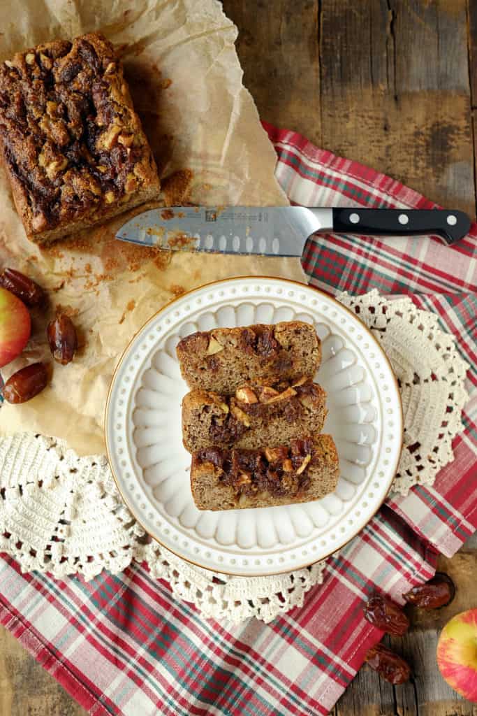This cinnamon apple streusel bread tastes like a cinnamon roll that is taken up a notch with apple chunks. It's an easy to make Paleo treat! | Paleo, Gluten-Free, and Refined Sugar-Free. | realsimplegood.com
