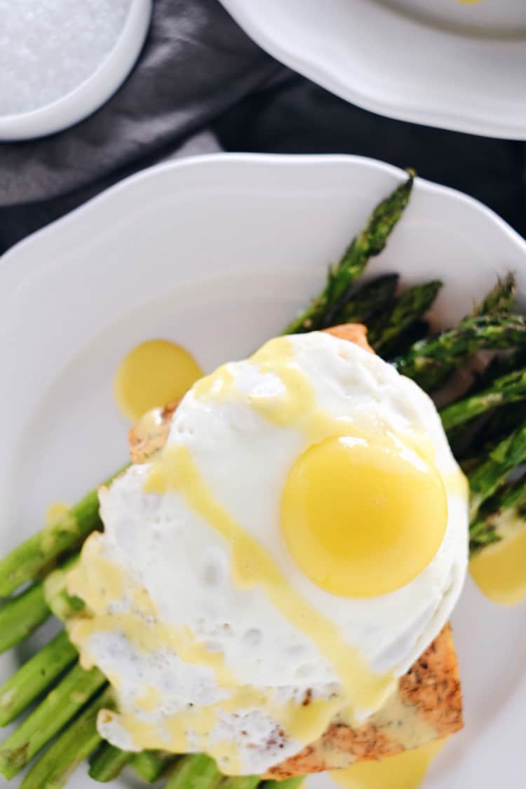 We love salmon, and we usually try to have it about once a week. This roasted salmon and asparagus with hollandaise sauce is our latest craze! Paleo + Gluten-Free. | realsimplegood.com