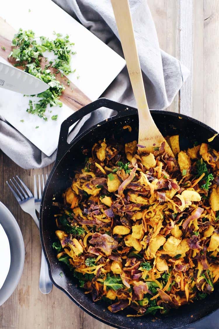 This one pan turmeric chicken skillet has a unique blend of flavors and is a Paleo + Whole30 way to enjoy chicken with powerful anti-inflammatory benefits. Paleo, Whole30, Gluten-Free + Dairy-Free. | realsimplegood.com