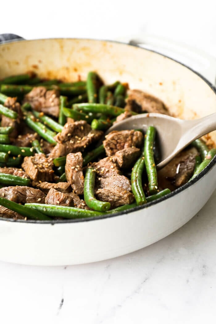 25-Minute Beef With Garlic Sauce - Real Simple Good