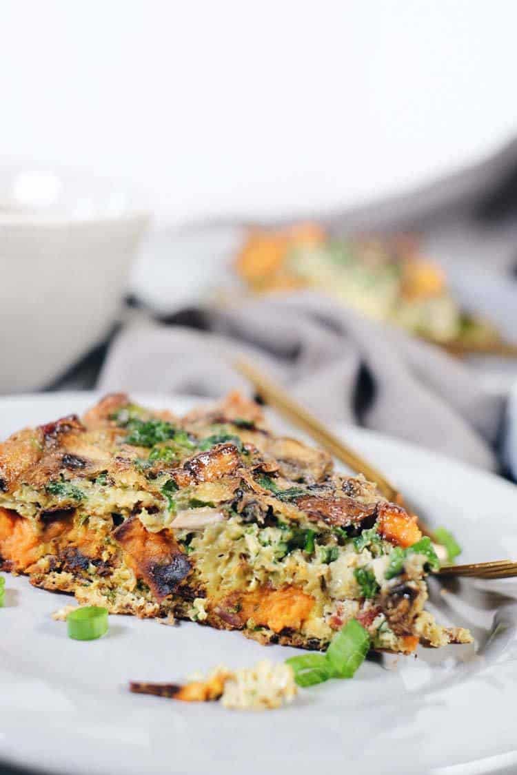 This Paleo and Whole30 bacon sweet potato frittata is a savory-sweet dish that is perfect for making over the weekend to have in the fridge during the week. Paleo, Whole30 + Dairy-Free | realsimplegood.com