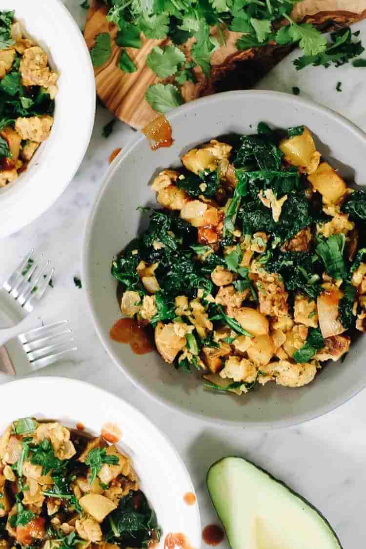 Basically a combination of scrambled eggs and a breakfast hash mixture, this chorizo and eggs is a flavorful Paleo and Whole30 breakfast option! Delicious chorizo blends with seasoned potatoes and greens for an easy and balanced Whole30 breakfast. It's bound to become one of your go-to Whole30 breakfast recipes! | realsimplegood.com #Whole30 #Paleo