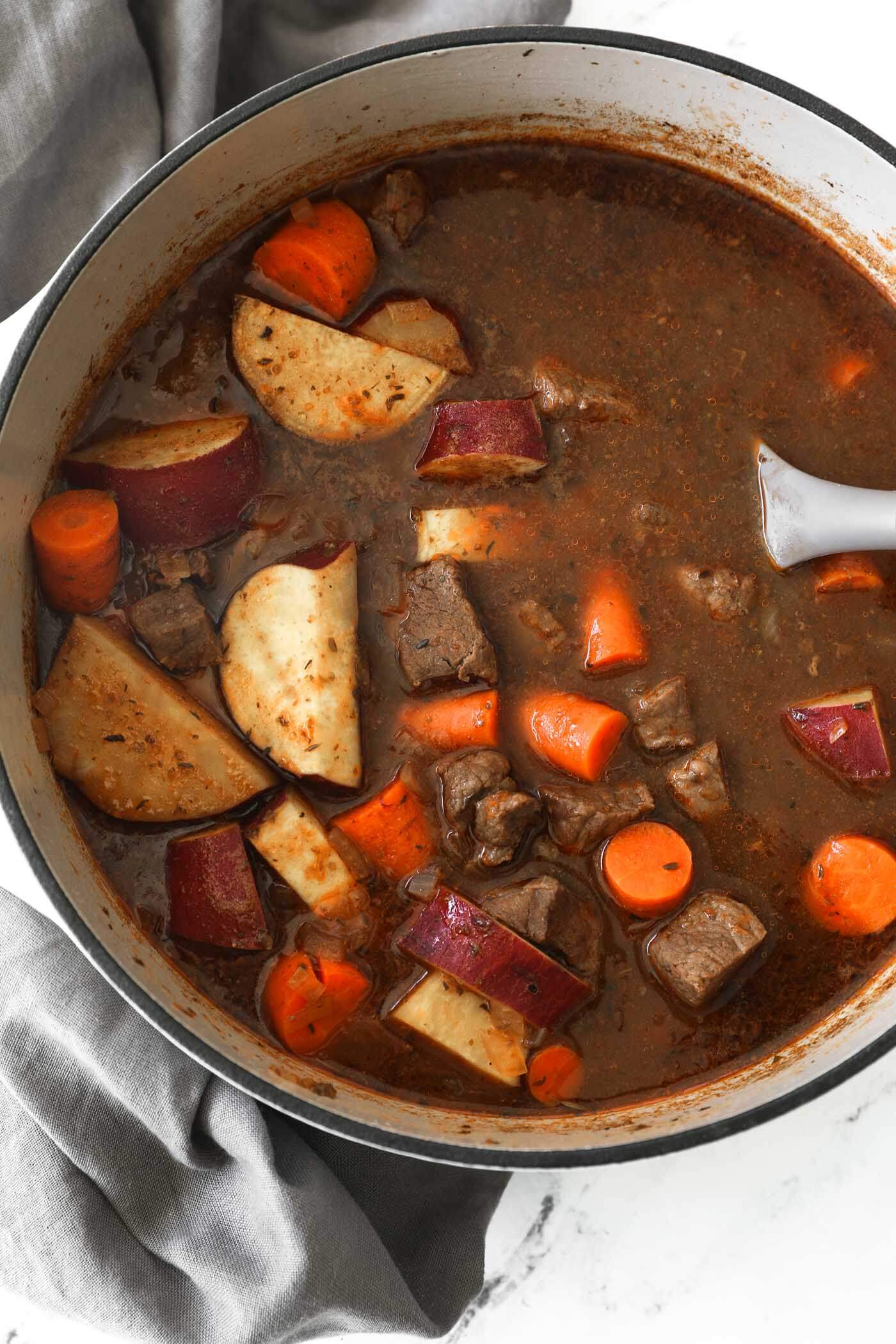 https://realsimplegood.com/wp-content/uploads/Classic-Old-Fashioned-Dutch-Oven-Beef-Stew-19.jpg