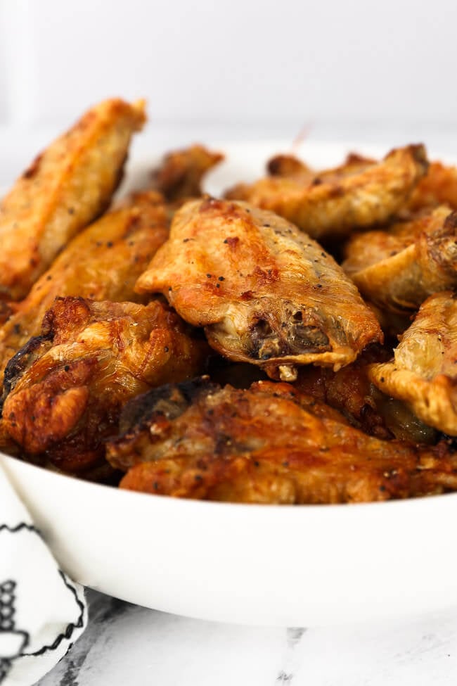 A bowl of air fryer chicken wings