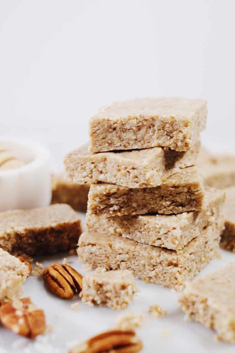 We like to whip up a batch of these no bake honey nut bars over the weekend, and then have them in the fridge for when a snack or treat sounds good! Paleo, Gluten-Free + Refined Sugar-Free. | realsimplegood.com