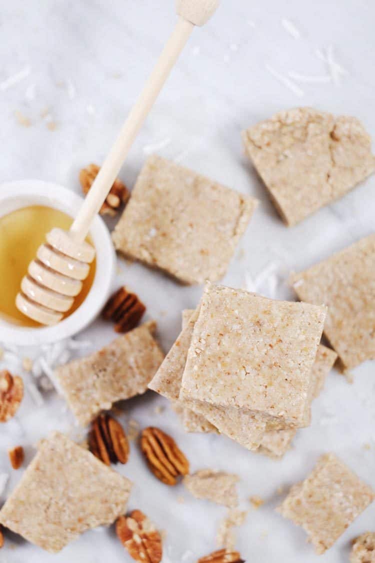 We like to whip up a batch of these no bake honey nut bars over the weekend, and then have them in the fridge for when a snack or treat sounds good! Paleo, Gluten-Free + Refined Sugar-Free. | realsimplegood.com