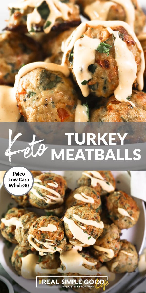 Vertikalt splitbillede med tekst i midten, hvor der står "Keto Turkey Meatballs - Paleo, Low Carb, Whole30". Øverste billede er et nærbillede af kødboller stablet med sauce drysset over det hele. Nederste billede er et overheadbillede af stakken af kødboller på en tallerken med sauce på toppen. 